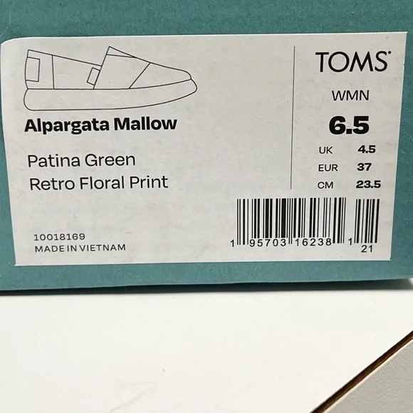 New in the Box. Women’s TOMS 6.5 Retro Floral print. - Picture 5 of 5